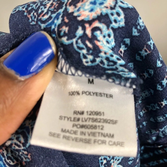 Stitch Fix 0+0 Navy Medallion Print 3/4 Sleeve Top - Picture 8 of 8